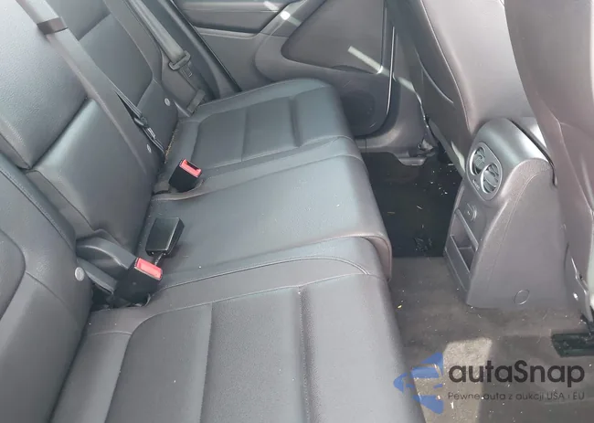 WVGAV7AX9GW562833: 44185992