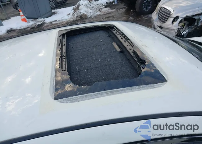 JN1BV7AR7FM406989: 44185018