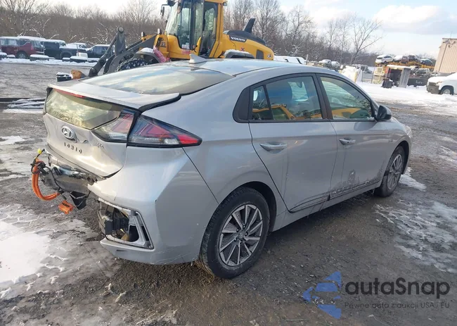 KMHC75LJ8LU063592: 44185106