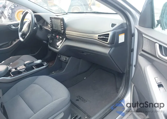 KMHC75LJ8LU063592: 44185106