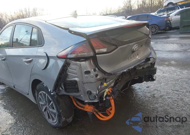 KMHC75LJ8LU063592: 44185106