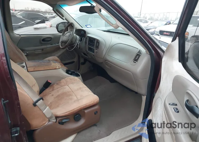 1FTRX17L82KC74563: 44185232