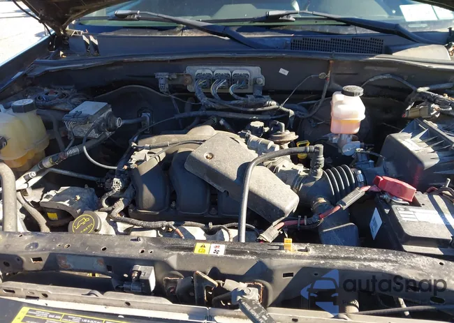 1FMCU931X8KC45104: 44185285