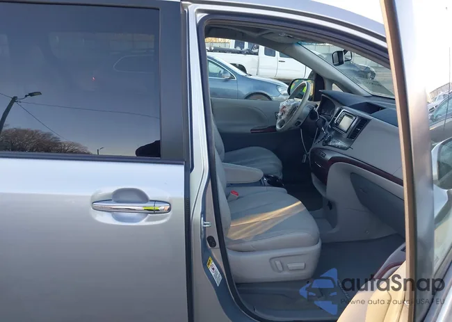 5TDYK3DC8ES505873: 44185321