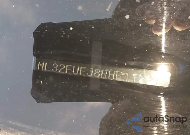 ML32FUFJ8RHF11281: 44186419