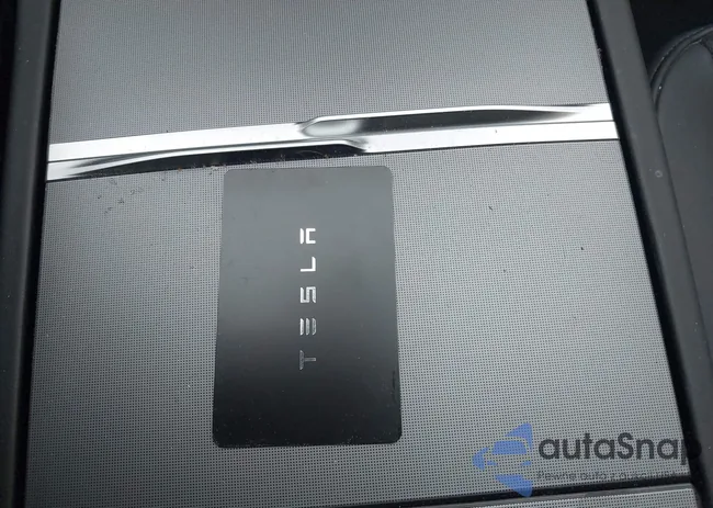 5YJ3E1EA3RF858681: 44186616