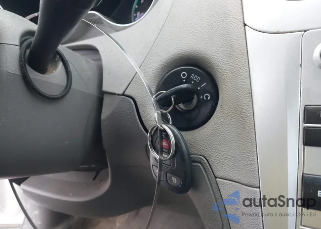 1G1ZB5E00CF101623: 44186662