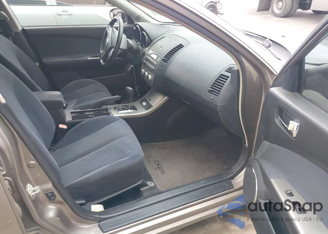 1N4AL11D25C101331: 44186690