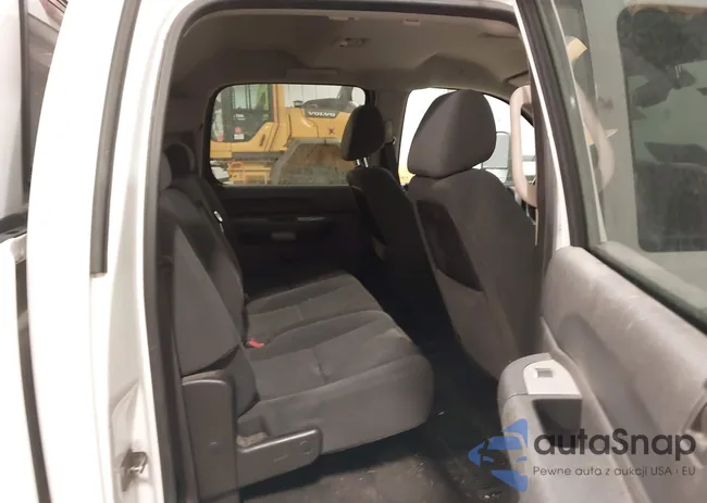 1GCHK83679F125440: 44186806