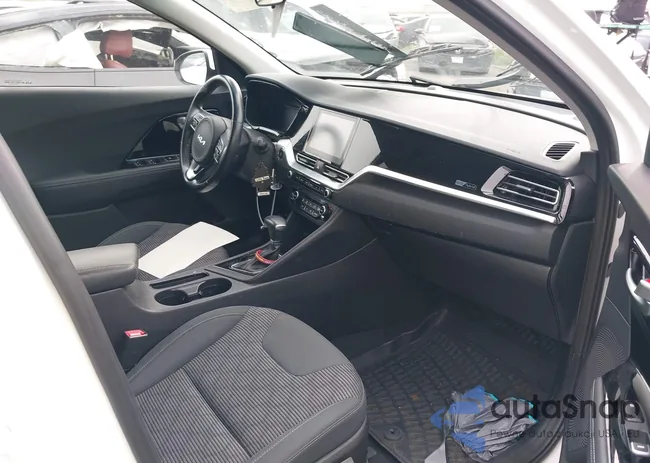 KNDCB3LC9N5547843: 44186956