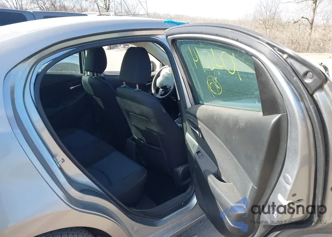 3MYDLBZV8GY104014: 44186027