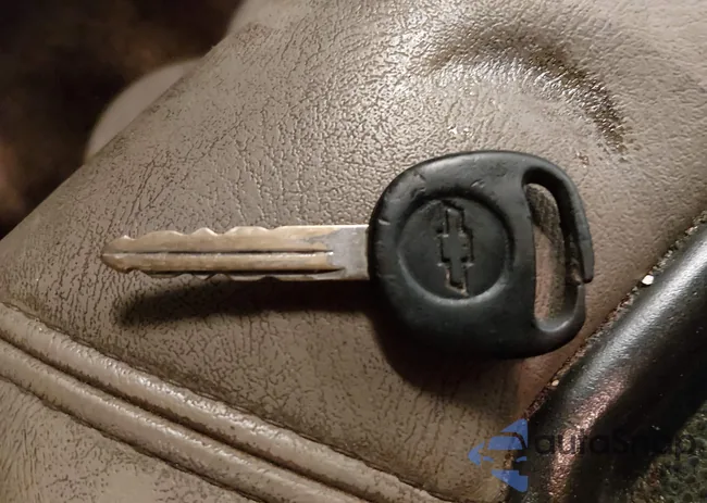 1GCHK23UX5F856773: 44186030