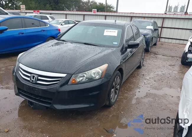 1HGCP2F87CA063615: 44186148