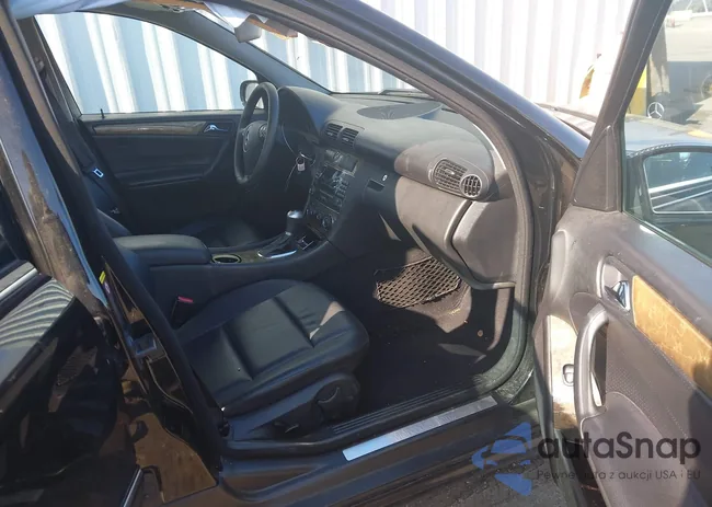 WDBRF52H47F928728: 44186276