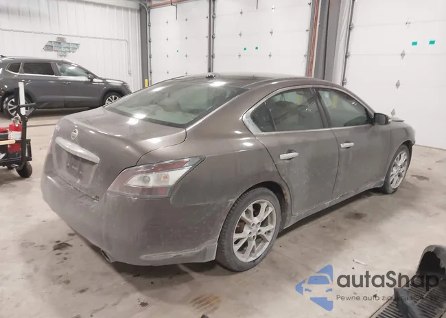 1N4AA5AP8EC471576: 44186332