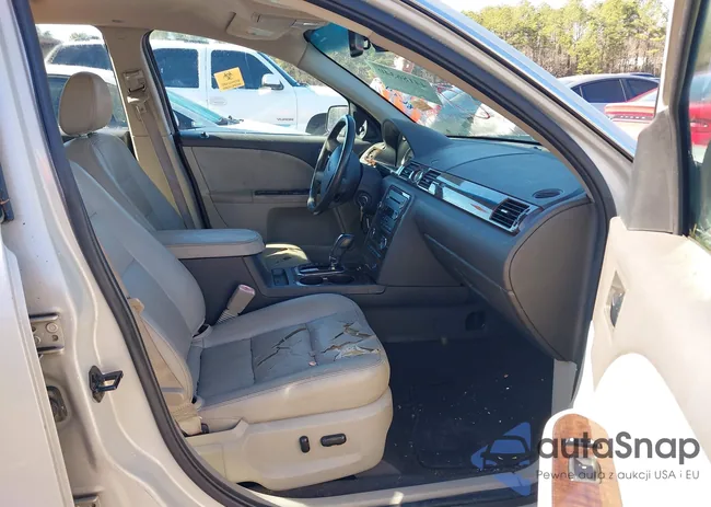 1FAHP25W28G129650: 44186340