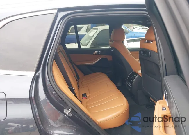 5UXCR6C55KLL04566: 44187496