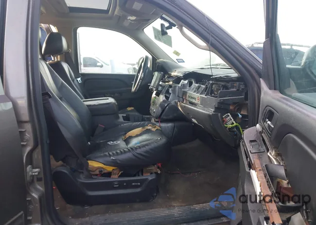 1GNSCJE03DR261002: 44187594