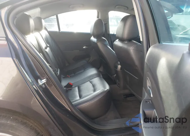 1G1PE5SBXF7233680: 44187605