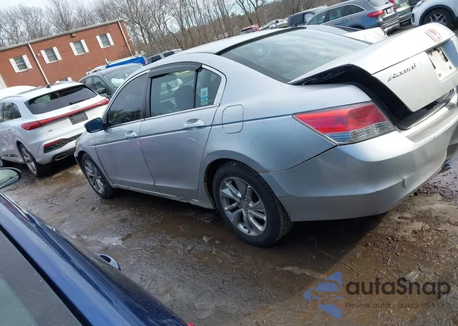 1HGCP26729A189302: 44187714