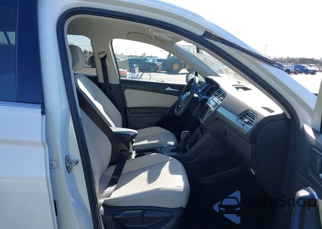 3VV3B7AX4LM018256: 44187985