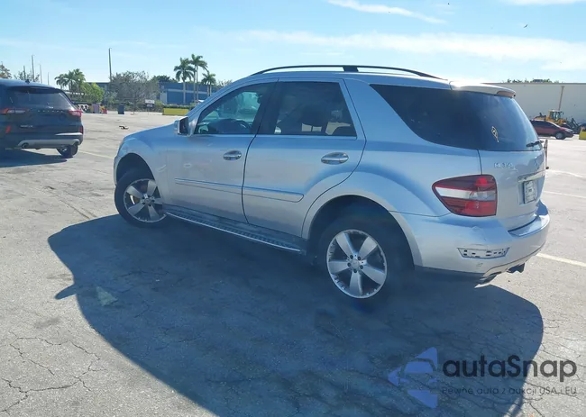 4JGBB8GB2BA642978: 44187993