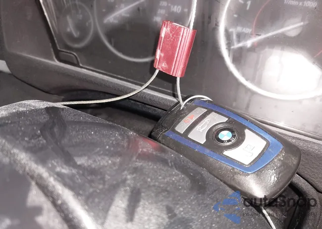 WBA4J3C59JBL04485: 44187155