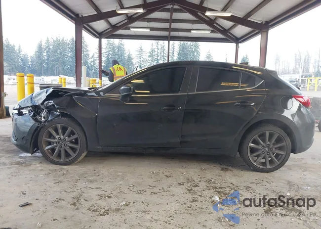 3MZBN1M35JM274861: 44187318