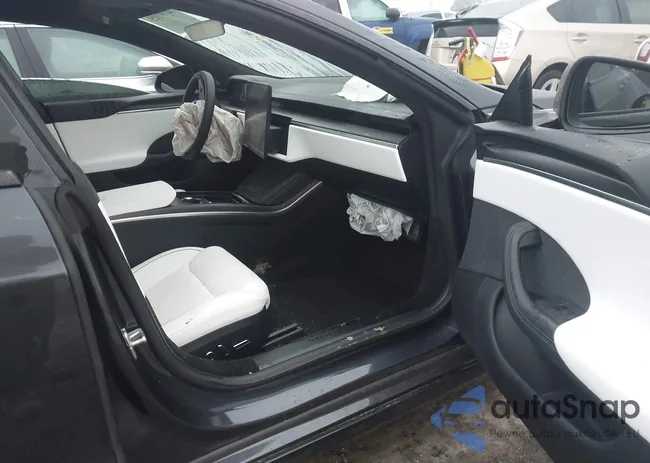 5YJSA1E66RF534577: 44187325