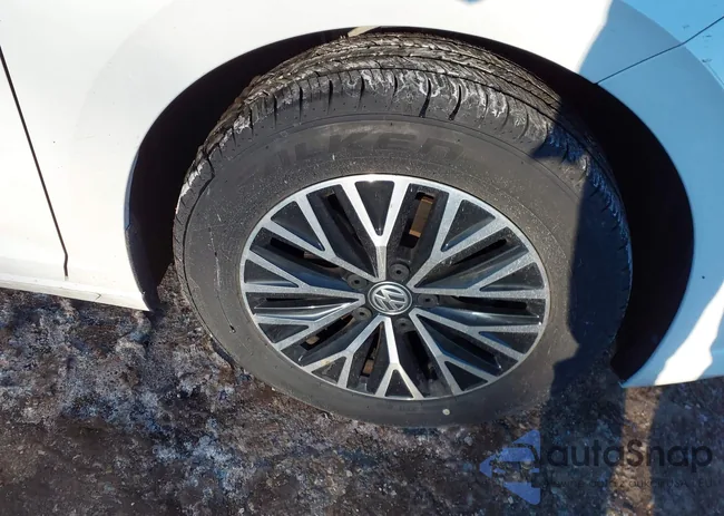 3VWC57BU8MM021055: 44188660