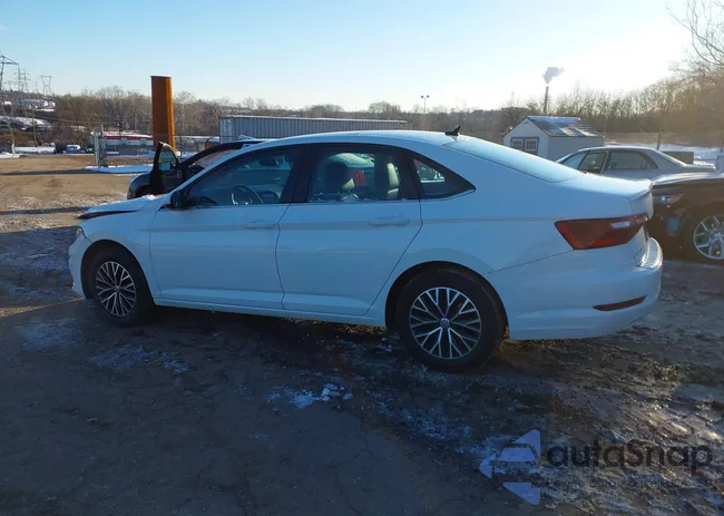 3VWC57BU8MM021055: 44188660