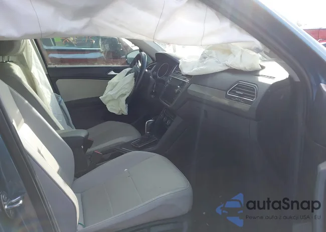 3VV3B7AX3KM156496: 44188754