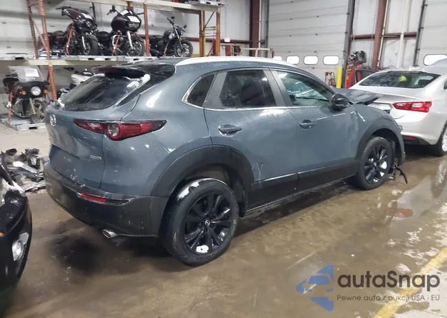 3MVDMBCM4PM570928: 44188774