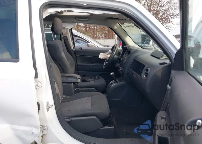 1C4NJRFB9CD706039: 44188954