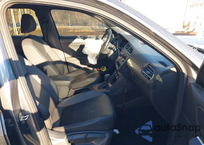 3VV3B7AX6LM133635: 44188182