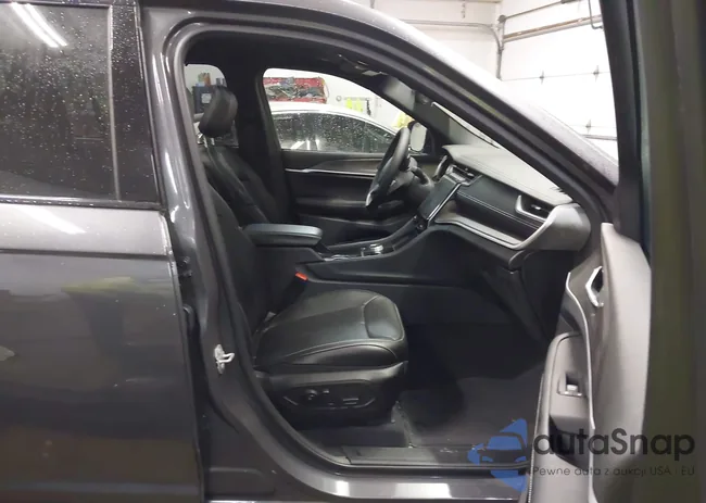 1C4RJKBG1S8737206: 44189524