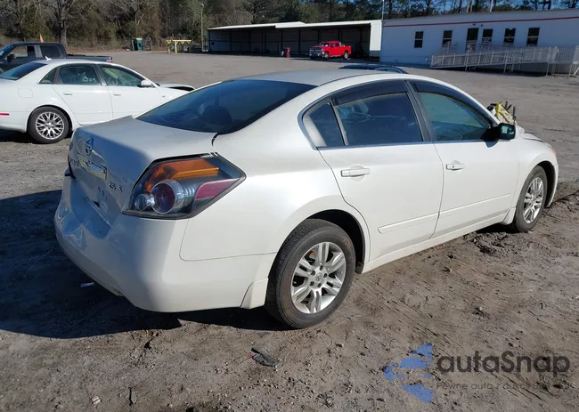 1N4AL2AP2CN467873: 44189640