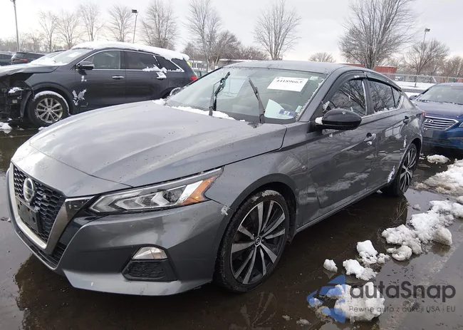 1N4BL4CW0KC140015: 44189663