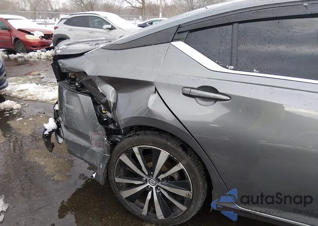 1N4BL4CW0KC140015: 44189663