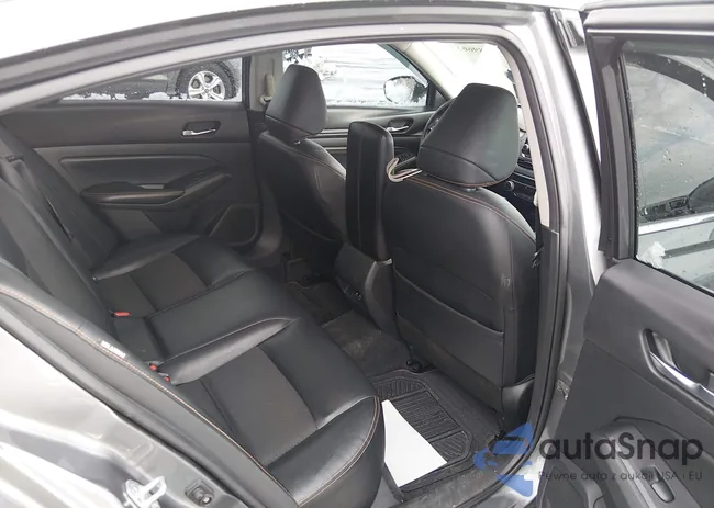 1N4BL4CW0KC140015: 44189663