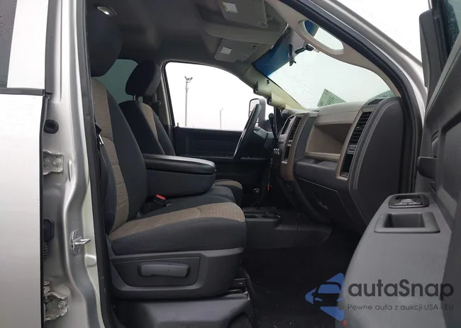 3C6UD5CL6CG282113: 44189679