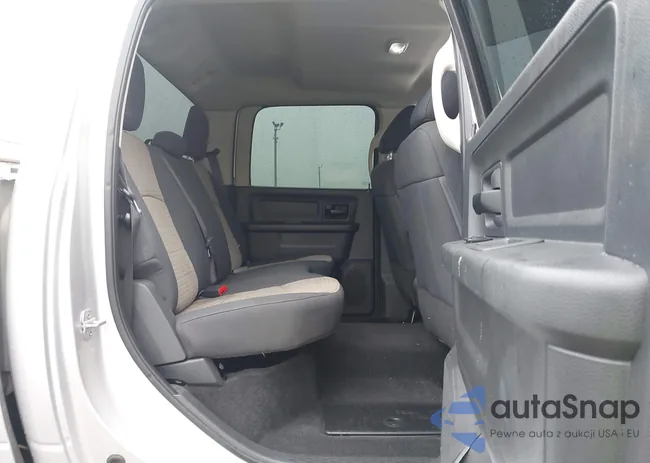 3C6UD5CL6CG282113: 44189679