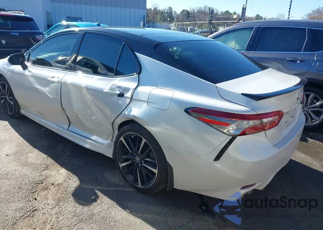 4T1B61HK3JU152282: 44189776