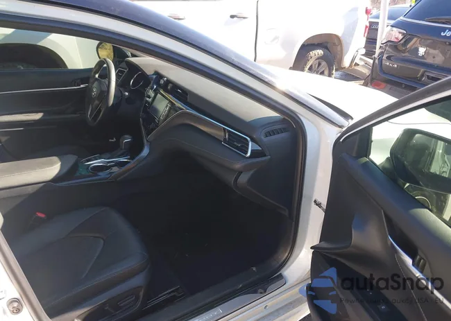 4T1B61HK3JU152282: 44189776