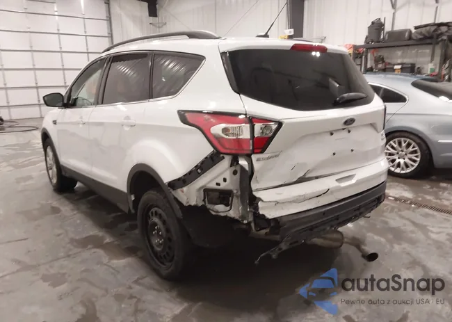 1FMCU0GD1JUD23358: 44189819