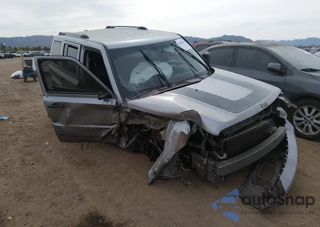 1C4NJPBA9GD649090: 44189829