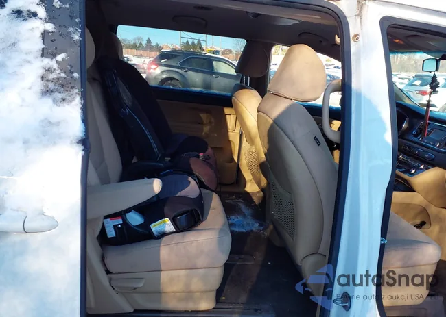 KNDMB5C16G6180542: 44189006