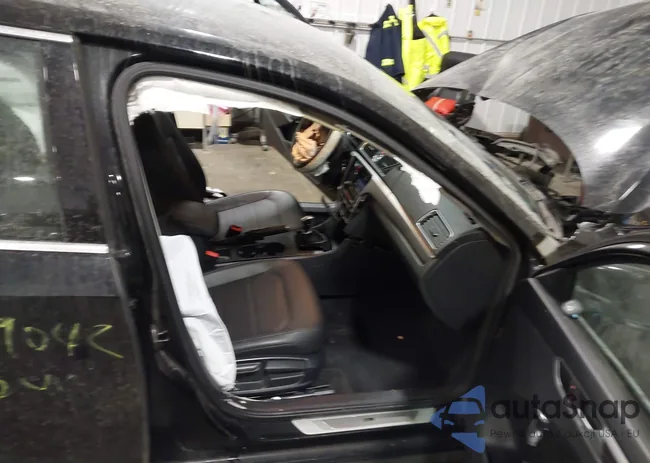 1VWAT7A39GC033677: 44189042