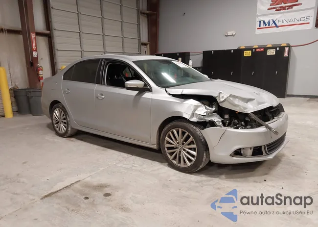 3VWLL7AJ4DM390850: 44189075