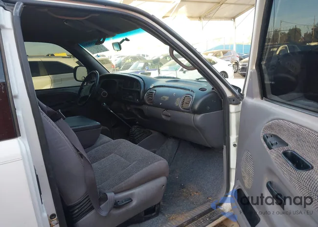 3B7HC13Y4XG183944: 44189095